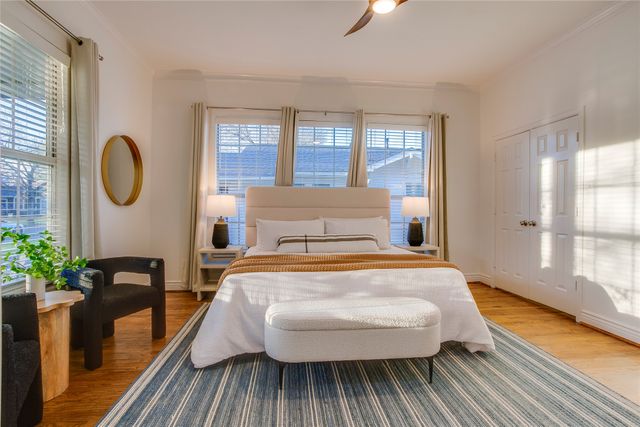 830 N Clinton Avenue, Dallas, TX 75208