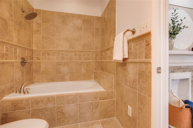 830 N Clinton Avenue, Dallas, TX 75208