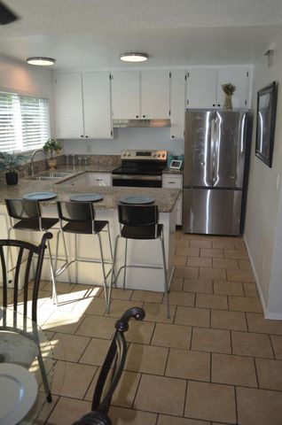 5919 Bamford Dr, Sacramento, CA 95823