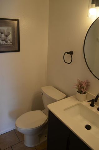 5919 Bamford Dr, Sacramento, CA 95823