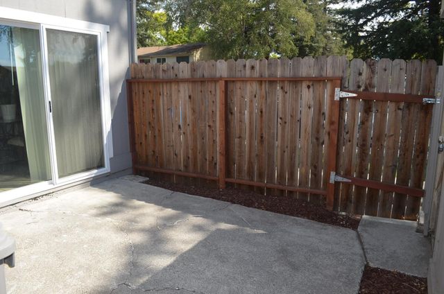 5919 Bamford Dr, Sacramento, CA 95823