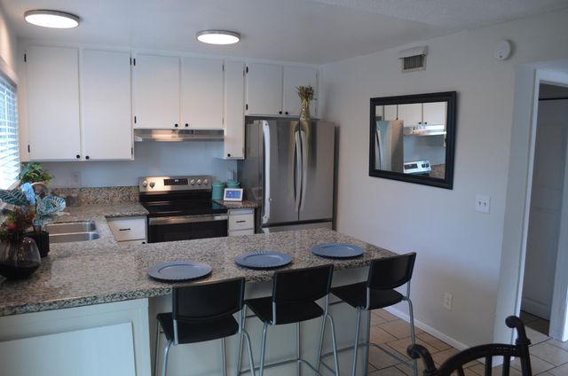 5919 Bamford Dr, Sacramento, CA 95823