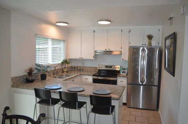 5919 Bamford Dr, Sacramento, CA 95823