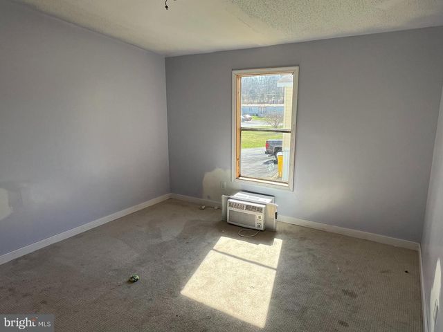 68 GAIL DR, Martinsburg, WV 25403