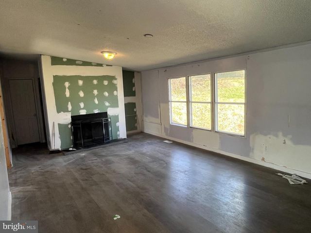 68 GAIL DR, Martinsburg, WV 25403