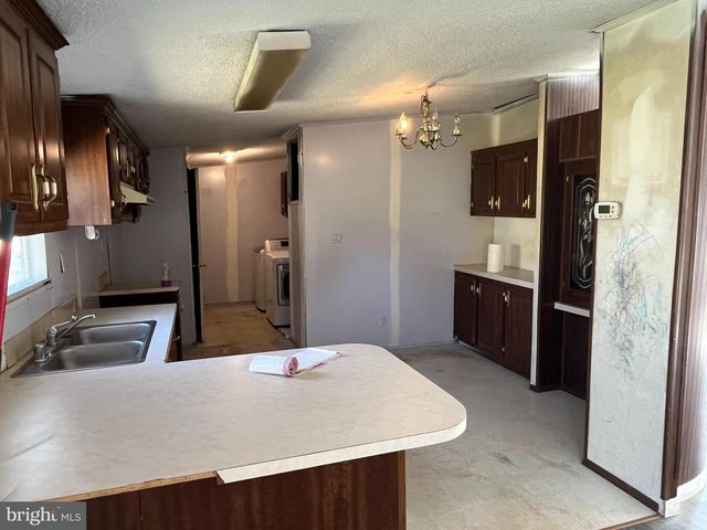 68 GAIL DR, Martinsburg, WV 25403