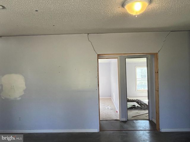 68 GAIL DR, Martinsburg, WV 25403