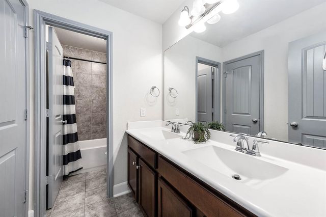 2326 Ashley Falls Lane, League City, TX 77573