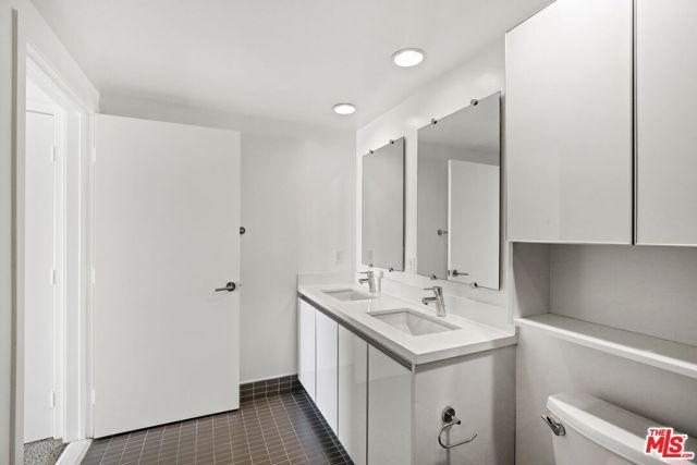 1301 Brockton Avenue 106, Los Angeles, CA 90025