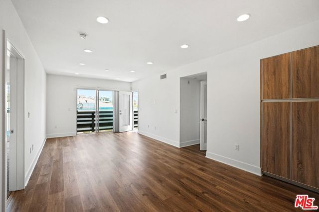 1301 Brockton Avenue 106, Los Angeles, CA 90025