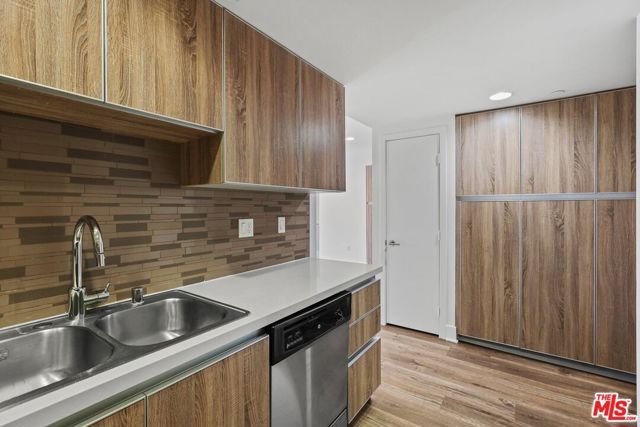 1301 Brockton Avenue 106, Los Angeles, CA 90025