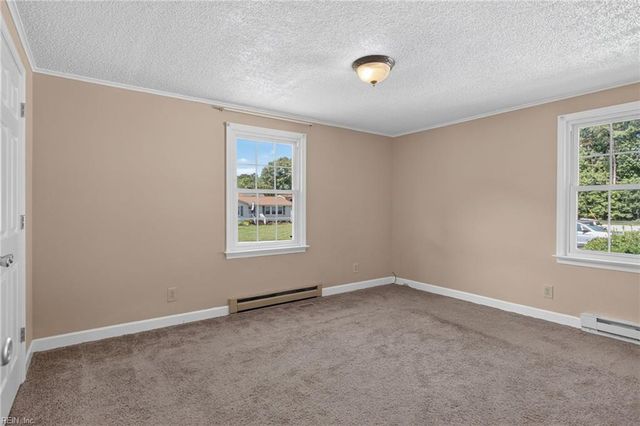 105 Cavalier DR, Yorktown, VA 23692