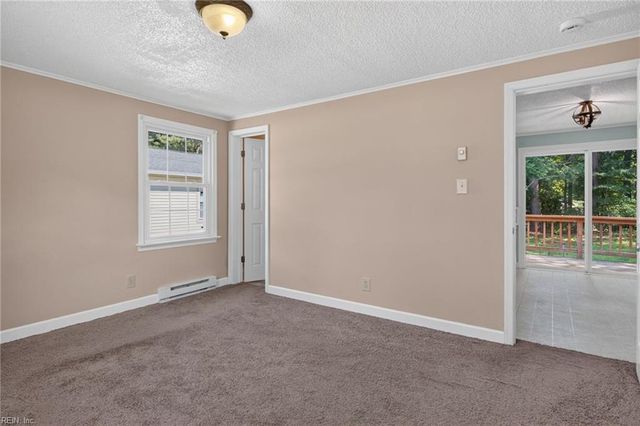 105 Cavalier DR, Yorktown, VA 23692