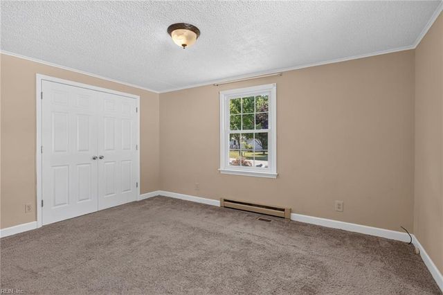 105 Cavalier DR, Yorktown, VA 23692