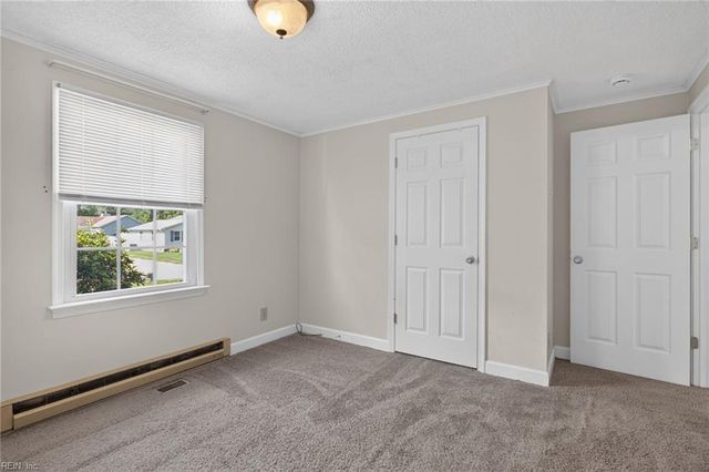 105 Cavalier DR, Yorktown, VA 23692