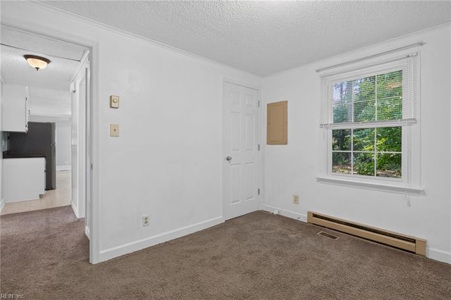 105 Cavalier DR, Yorktown, VA 23692