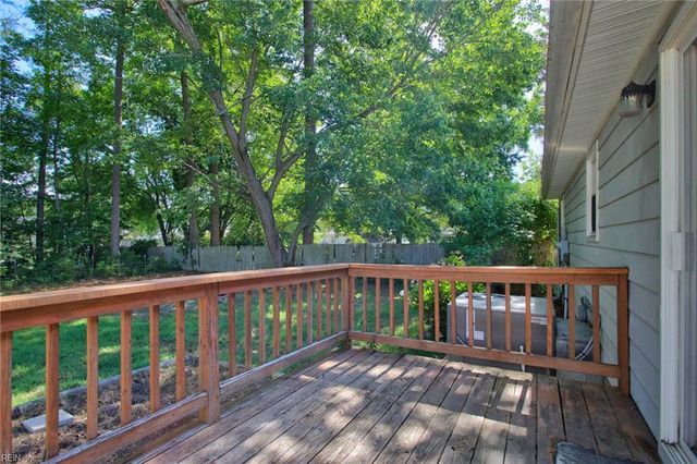 105 Cavalier DR, Yorktown, VA 23692