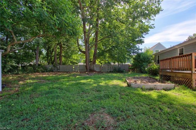 105 Cavalier DR, Yorktown, VA 23692