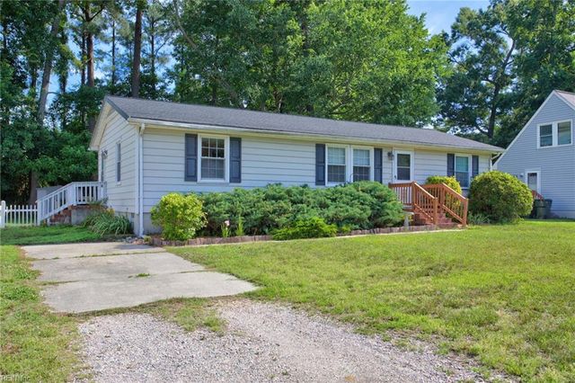 105 Cavalier DR, Yorktown, VA 23692