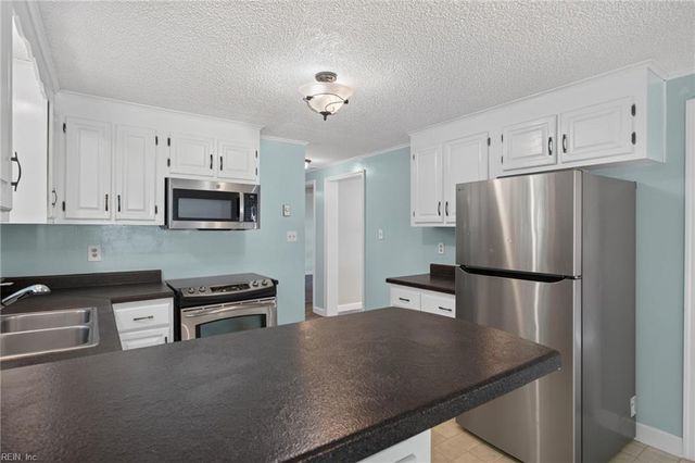 105 Cavalier DR, Yorktown, VA 23692