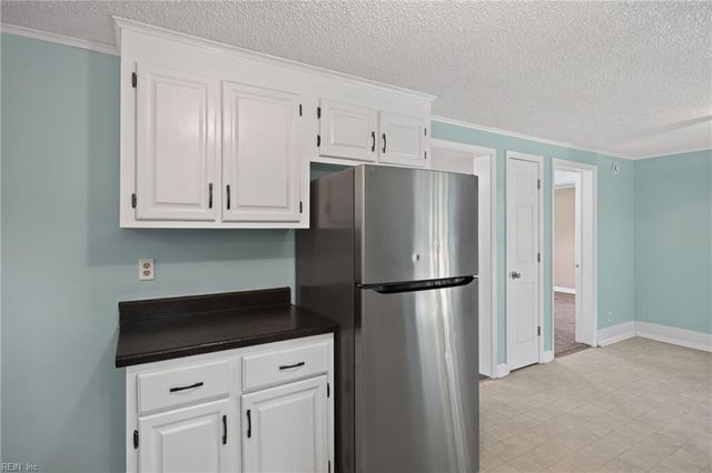 105 Cavalier DR, Yorktown, VA 23692