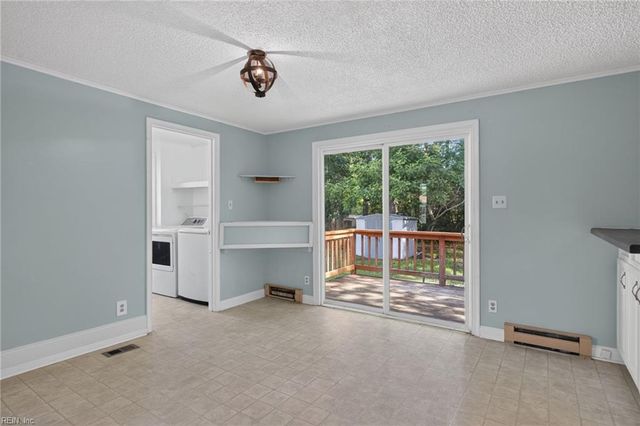 105 Cavalier DR, Yorktown, VA 23692