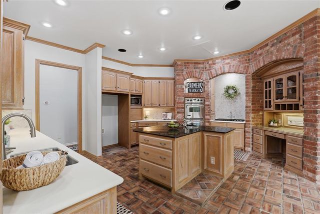 1700 Normal Hill, Edmond, OK 73034