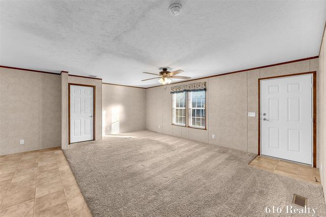 1412 Red Oak Lane, Belmont, MI 49306