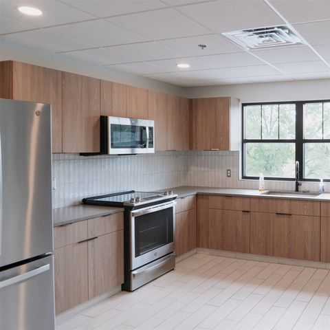 1412 Red Oak Lane, Belmont, MI 49306