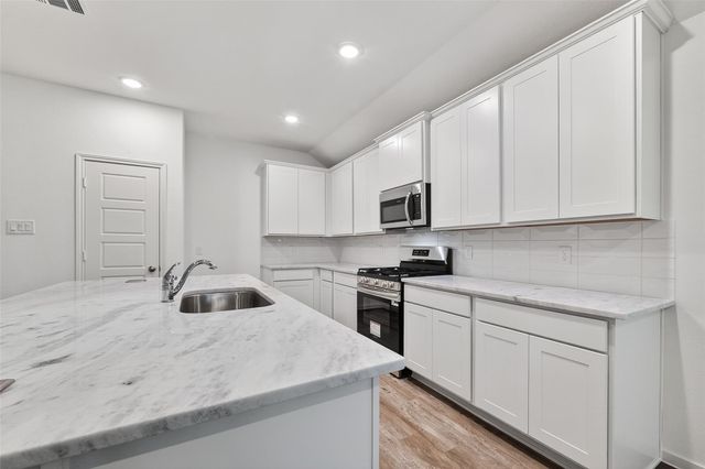 3402 Rolling River Drive, Baytown, TX 77521