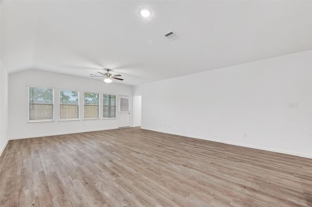 3402 Rolling River Drive, Baytown, TX 77521