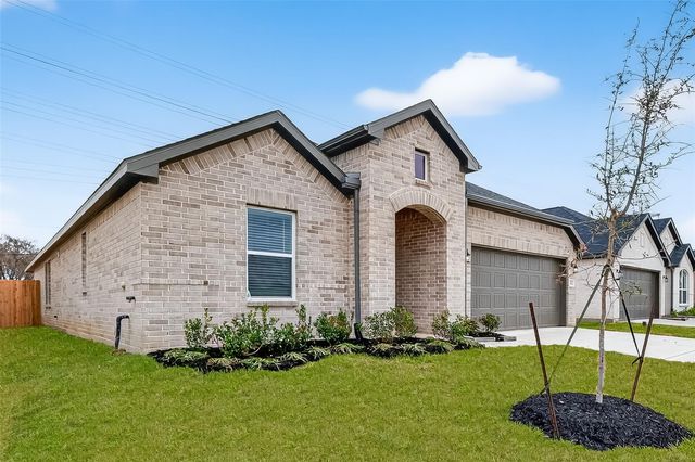 3402 Rolling River Drive, Baytown, TX 77521