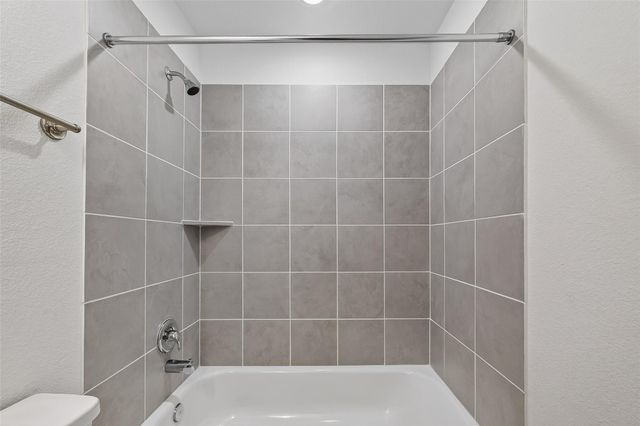 3402 Rolling River Drive, Baytown, TX 77521