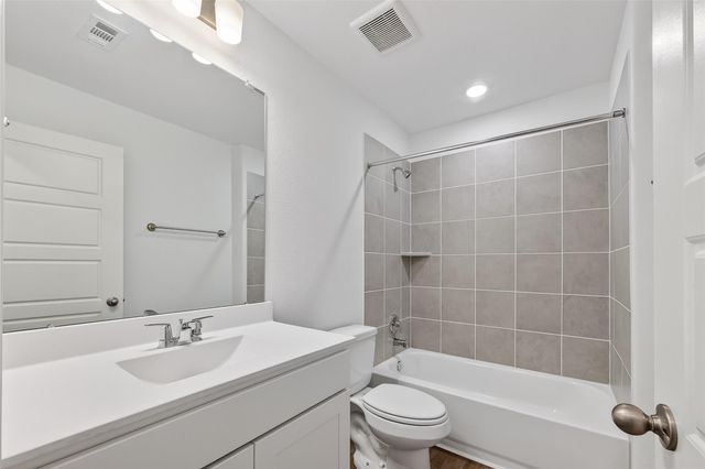 3402 Rolling River Drive, Baytown, TX 77521