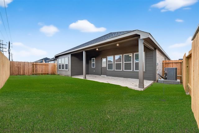 3402 Rolling River Drive, Baytown, TX 77521