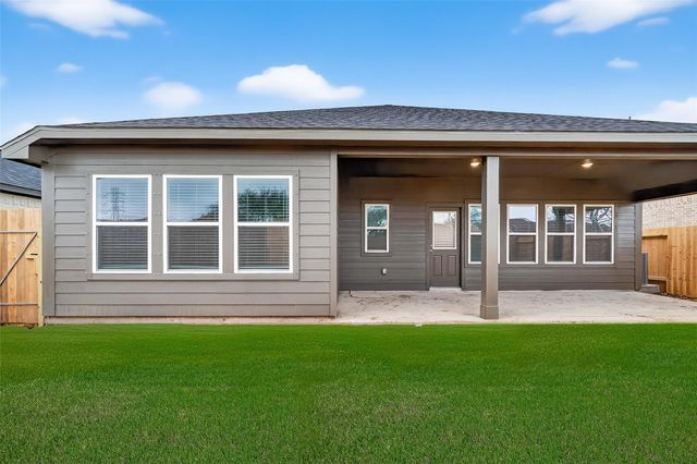 3402 Rolling River Drive, Baytown, TX 77521