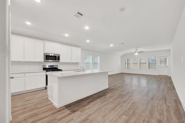 3402 Rolling River Drive, Baytown, TX 77521