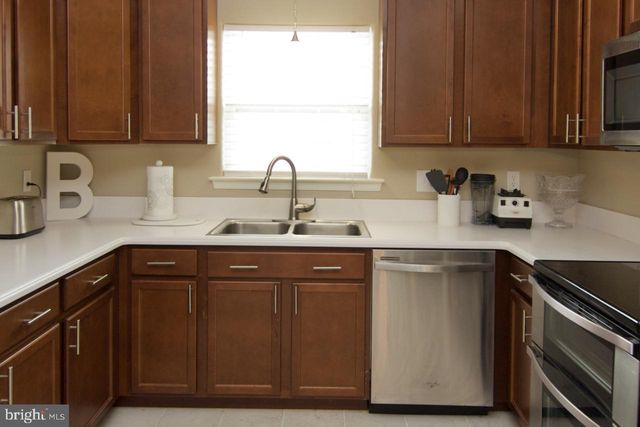 500 HARVEST DR, Blandon, PA 19510