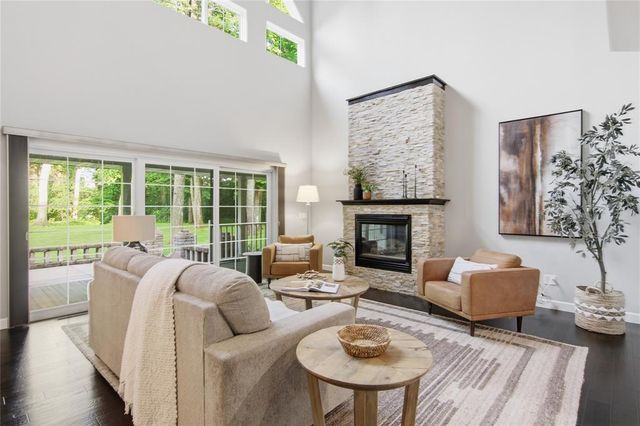 5640 Wild Rose Lane, Eau Claire, WI 54701