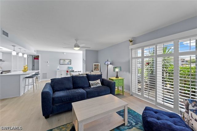 248 Palm DR 3, Naples, FL 34112