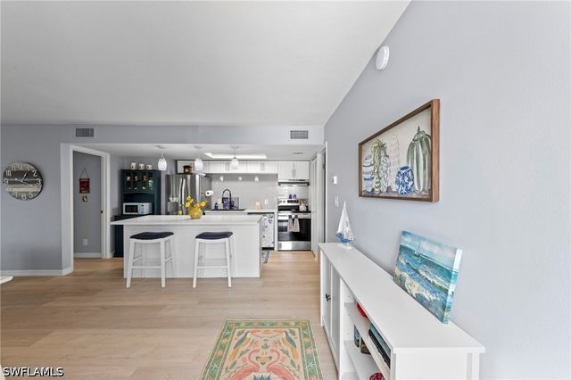 248 Palm DR 3, Naples, FL 34112
