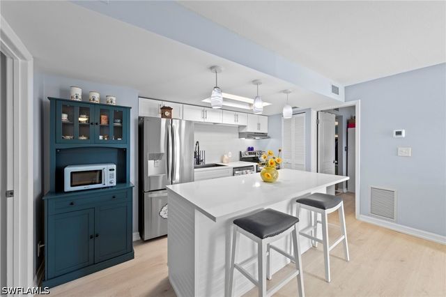 248 Palm DR 3, Naples, FL 34112