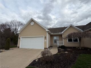 957 Edgewater Circle, Kent, OH 44240
