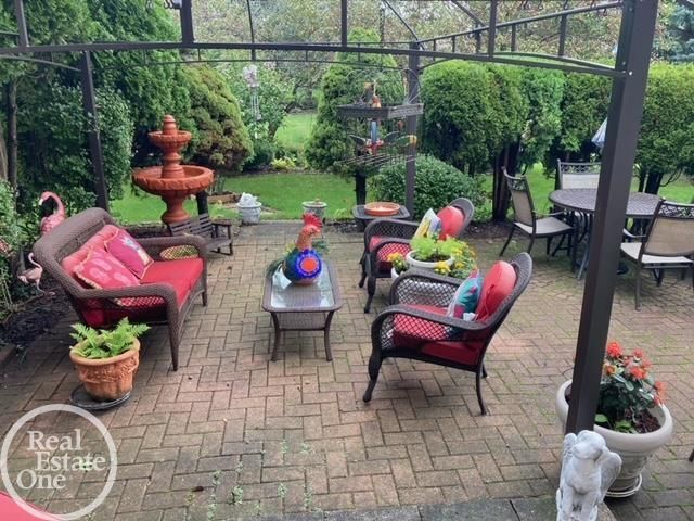 17903 Rocco Drive, Macomb, MI 48044