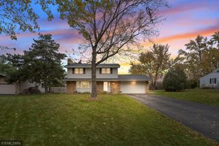 200 Heritage Circle N, Burnsville, MN 55337