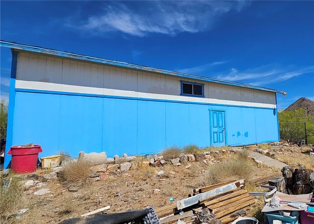 4535 N Smoketree Road, Golden Valley, AZ 86413