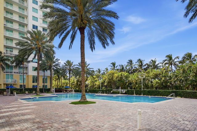 1755 E Hallandale Beach Boulevard 207e, Hallandale Beach, FL 33009
