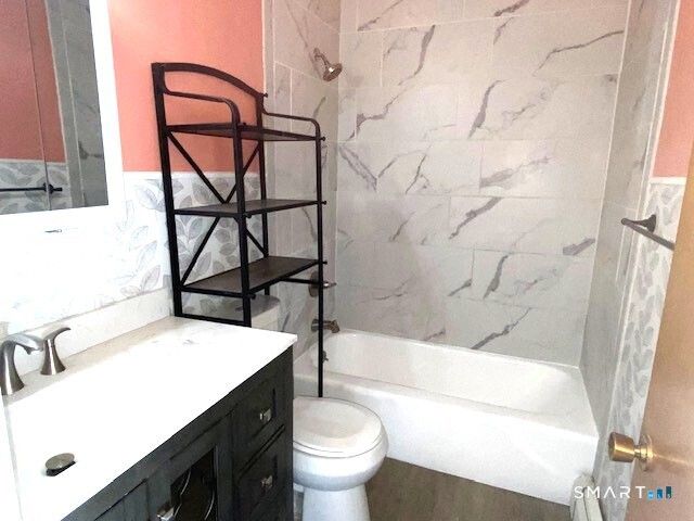 118 High Path Road 118, Windsor, CT 06095