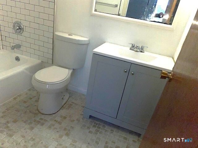 118 High Path Road 118, Windsor, CT 06095