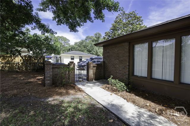 12 Jameswood Avenue, Savannah, GA 31406